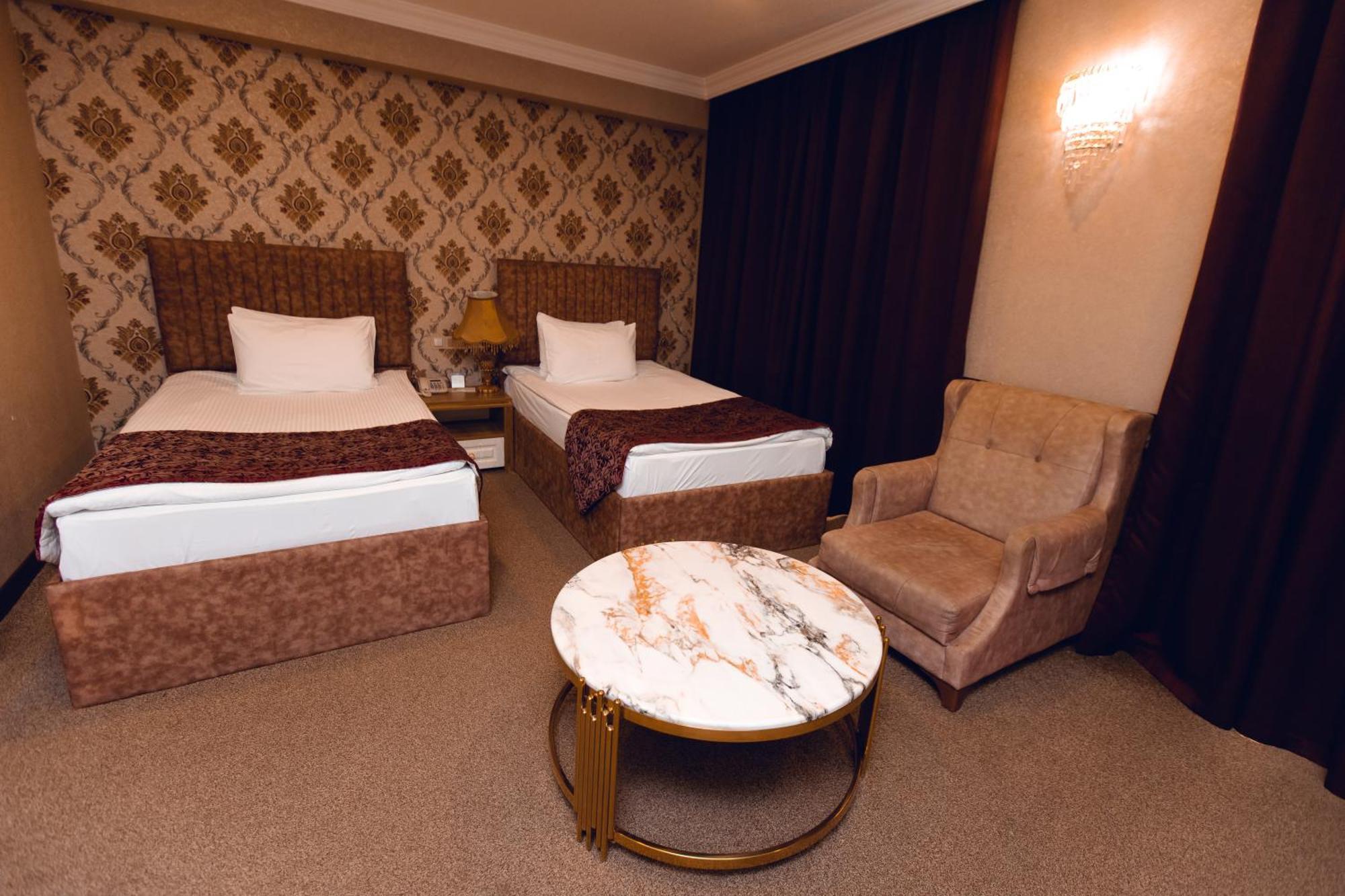 Baku Hotel Ganja Ngoại thất bức ảnh