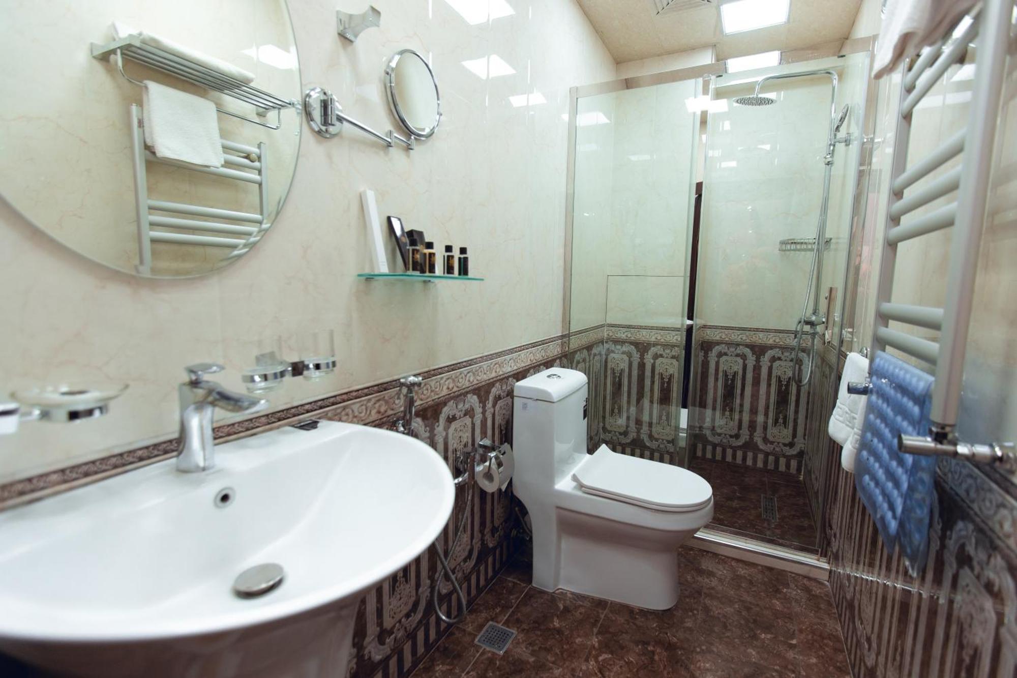 Baku Hotel Ganja Ngoại thất bức ảnh